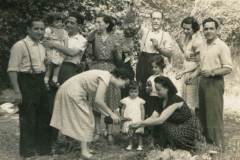 La familia unida… Joaquina, Mª José, Consuelo, Vicente, Carmen, Custodio y su hija; en Las Palmas